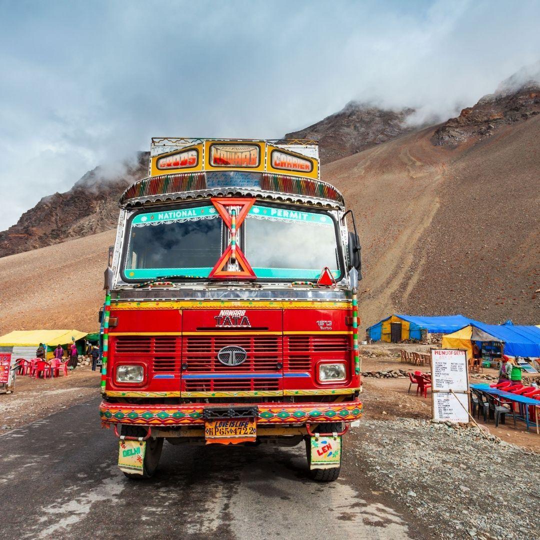 Order Cross border trucking